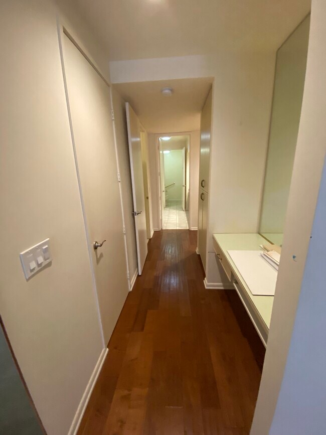 Building Photo - 234 S Gale Dr