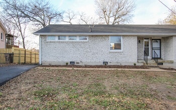 Building Photo - 439 Capri Dr