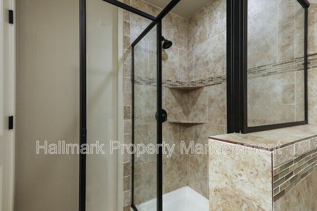 Building Photo - 8705 SW 37th St