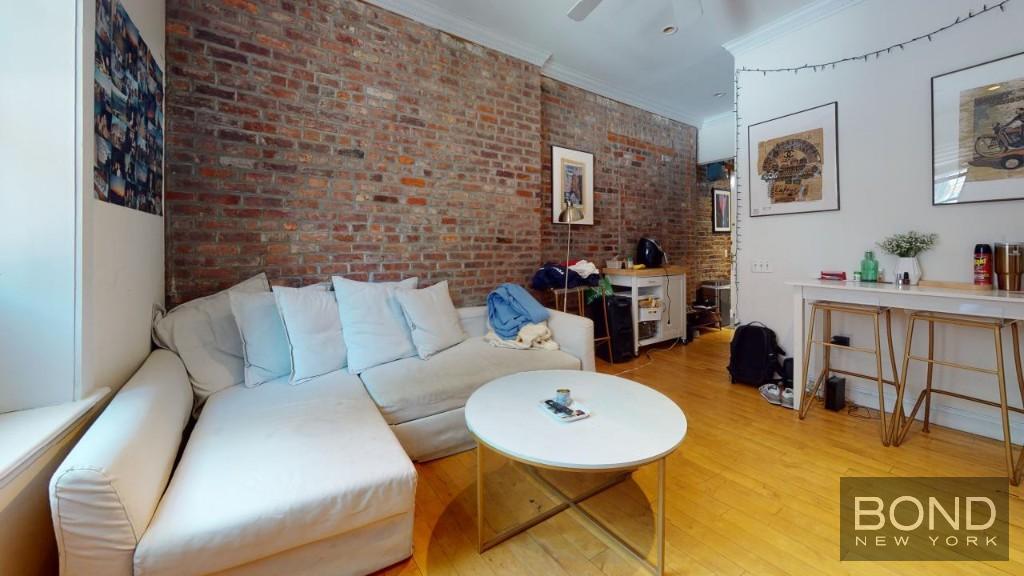 Foto principal - 346 E 18th St