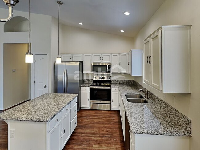 Building Photo - 238 E Camino Limon Verde