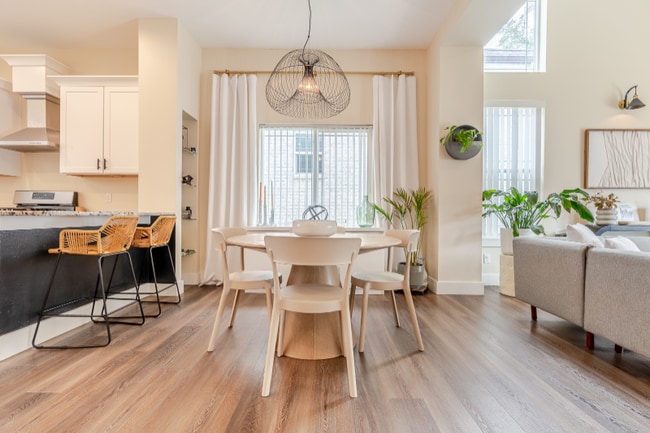 Foto del edificio - 409 Hideaway Ln