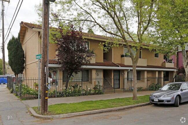 Building Photo - 421 14th St