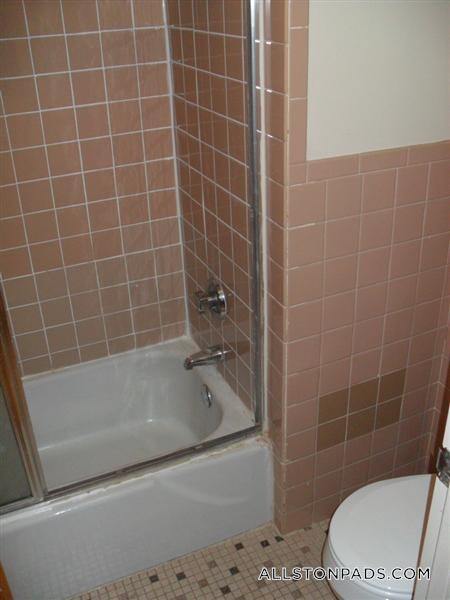 Building Photo - 1110 Commonwealth Ave