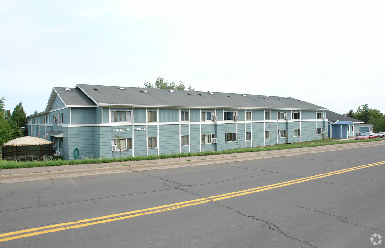 Building Photo - Lakeland Shores Apartments