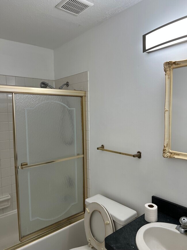 Front Bathroom - 3198 Grafton Rd