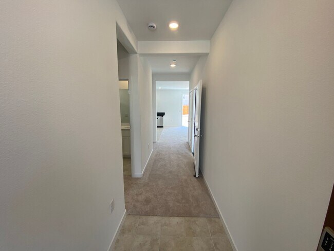 Foto del edificio - Brand New Build in Great Location and New ...