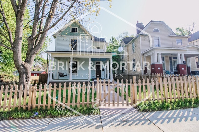 Building Photo - 1124 Stewart St