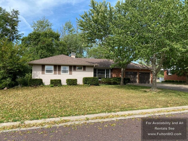 Building Photo - 1803 North School Road Fulton, MO 65251