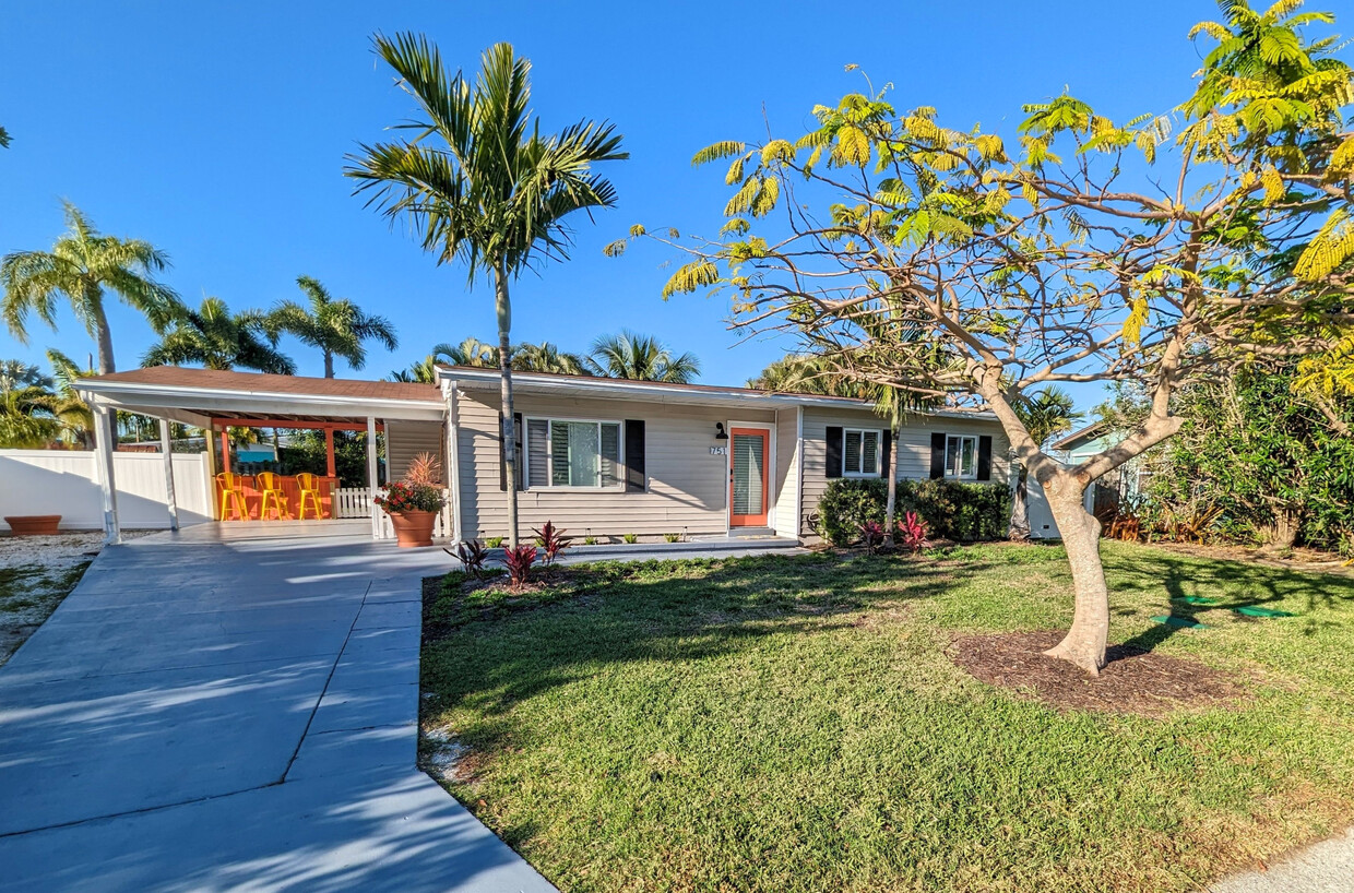 Foto principal - 751 Sunset Cove
