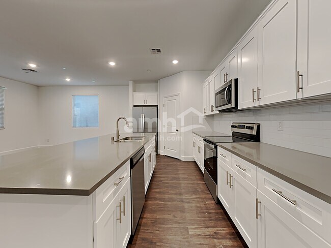 Foto del edificio - 654 N Water St