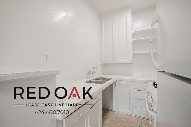 Building Photo - 836 Sanborn Ave