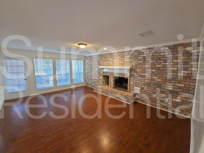 Foto del edificio - 5223 Brownlee Ln