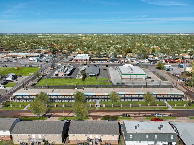 Building Photo - English Village North Apartments
