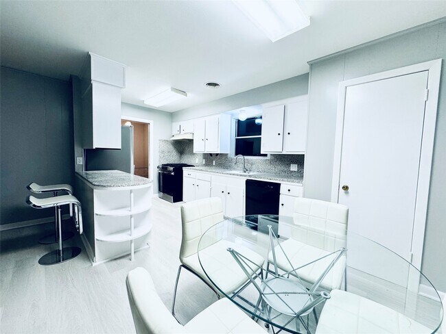 Foto del edificio - 6410 Neff St