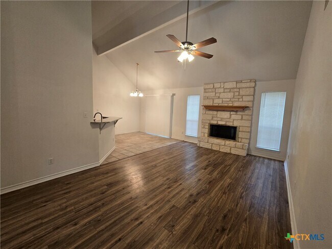 Foto del edificio - 109 Quail Run Dr