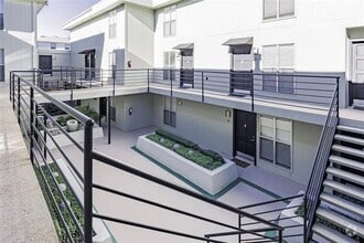 Building Photo - 4211 Holland Ave