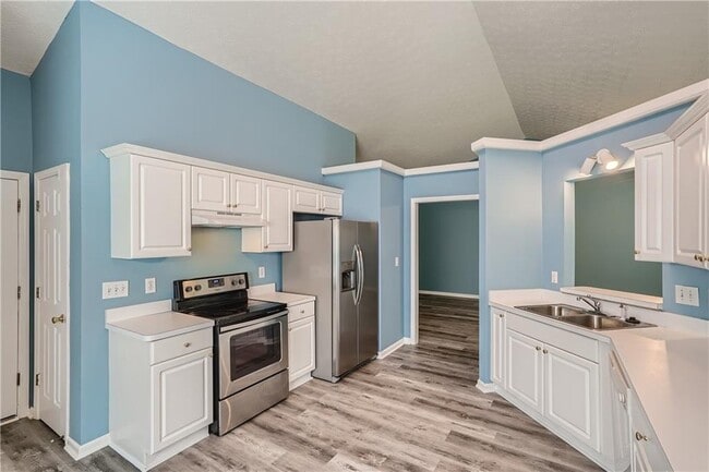 Building Photo - 615 Chandon Way