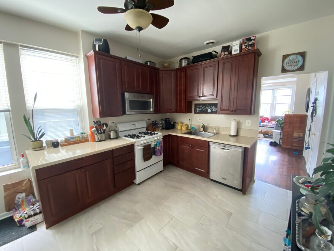 2246 W Armitage Ave Unit 3F, Chicago, IL 60647 2246 W Armitage Ave