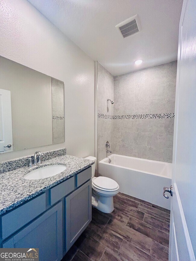 Foto del edificio - 114 Brookshire Grn Ct