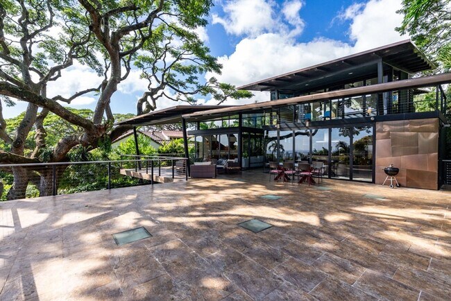 Foto del edificio - Tantalus Glass House: Modern Luxury with Stunning Honolulu Views & Lanai