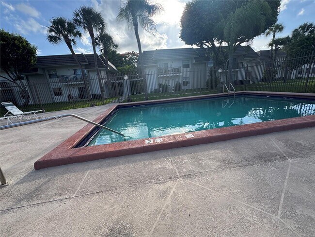 Foto del edificio - 6961 SW 129th Ave