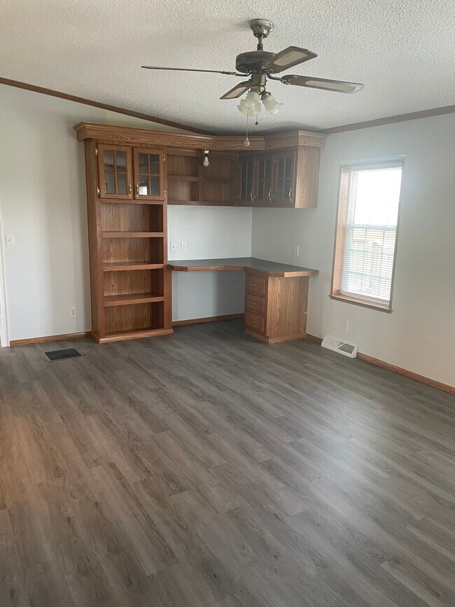 Building Photo - 6535 W 600 N