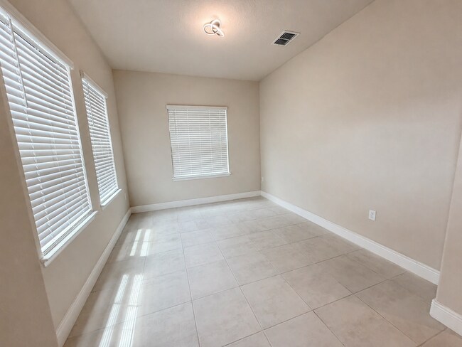 Foto del edificio - Spacious 5-Bedroom Home at 170 Mitchell's Manor – 4.5 Baths and 2,708 Sq Ft of Comfort in Haines ...