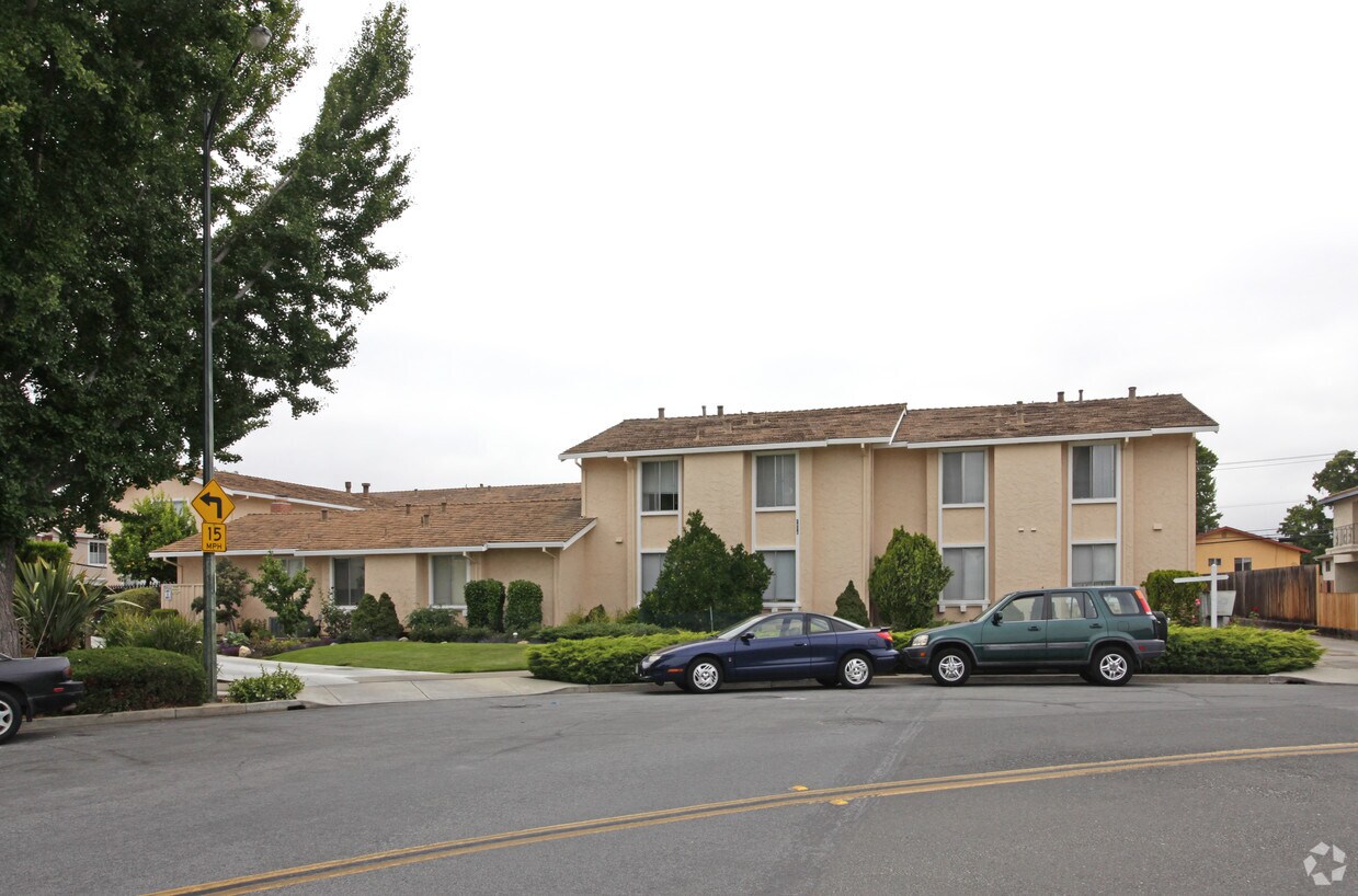 Foto del edificio - 1576 Ontario Dr