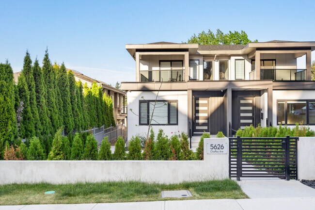 Photo du bâtiment - 5250 Chaffey Ave