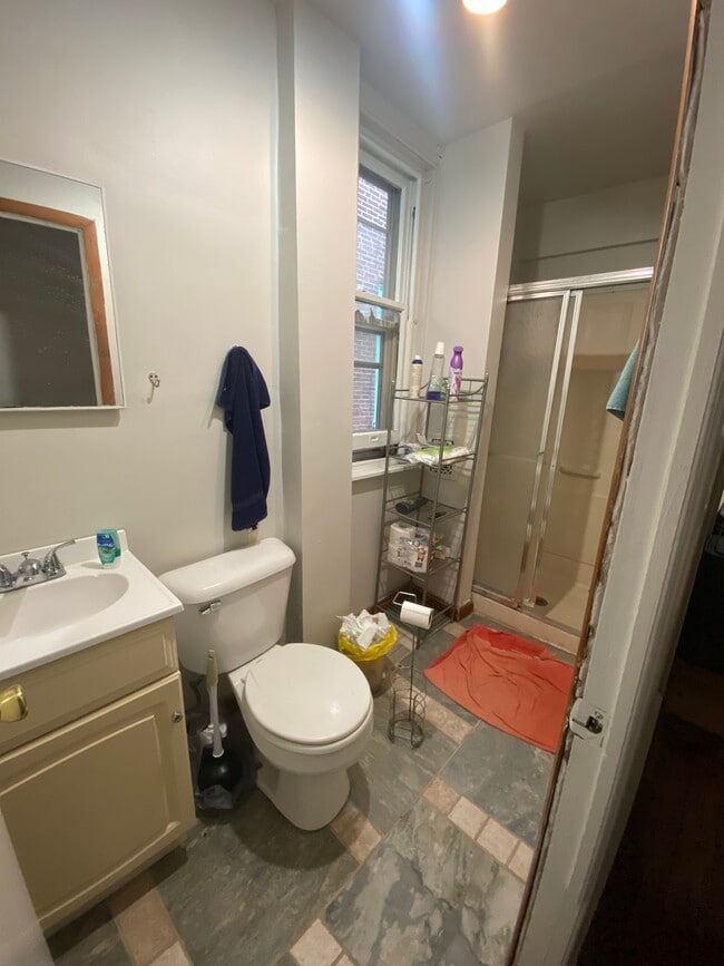 Bathroom - 324 s 42nd st