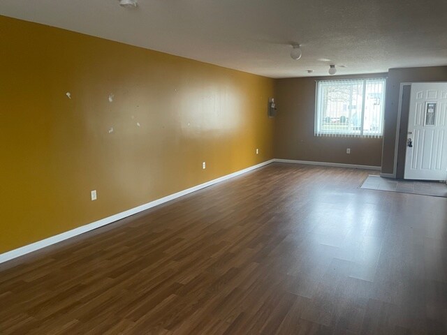 Building Photo - 1101 Briarcliff Dr