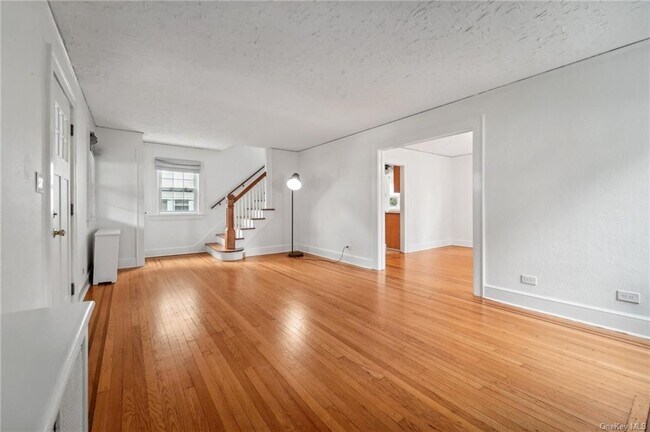 Foto del edificio - 178 Bradley Rd