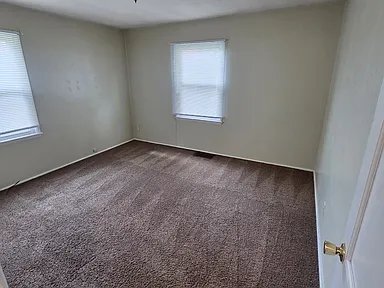 Building Photo - 1524 W Kettelle St