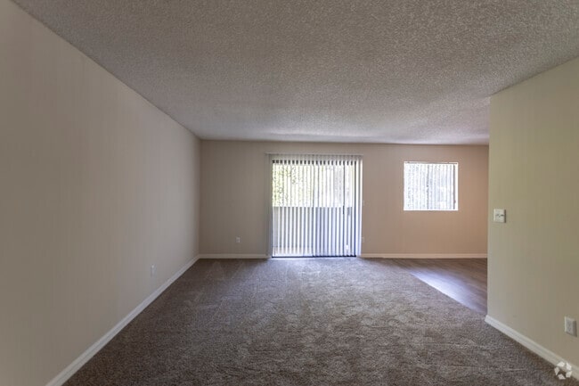 1 BR,  BA - 710 SF - Gold Coast Apartments