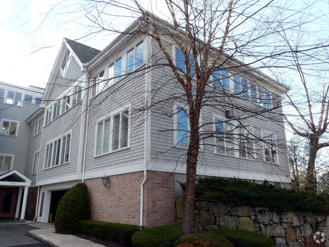 Building Photo - West Gate