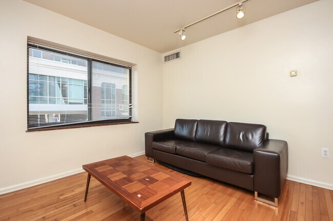 3 - Viejo - Amsterdammer Place