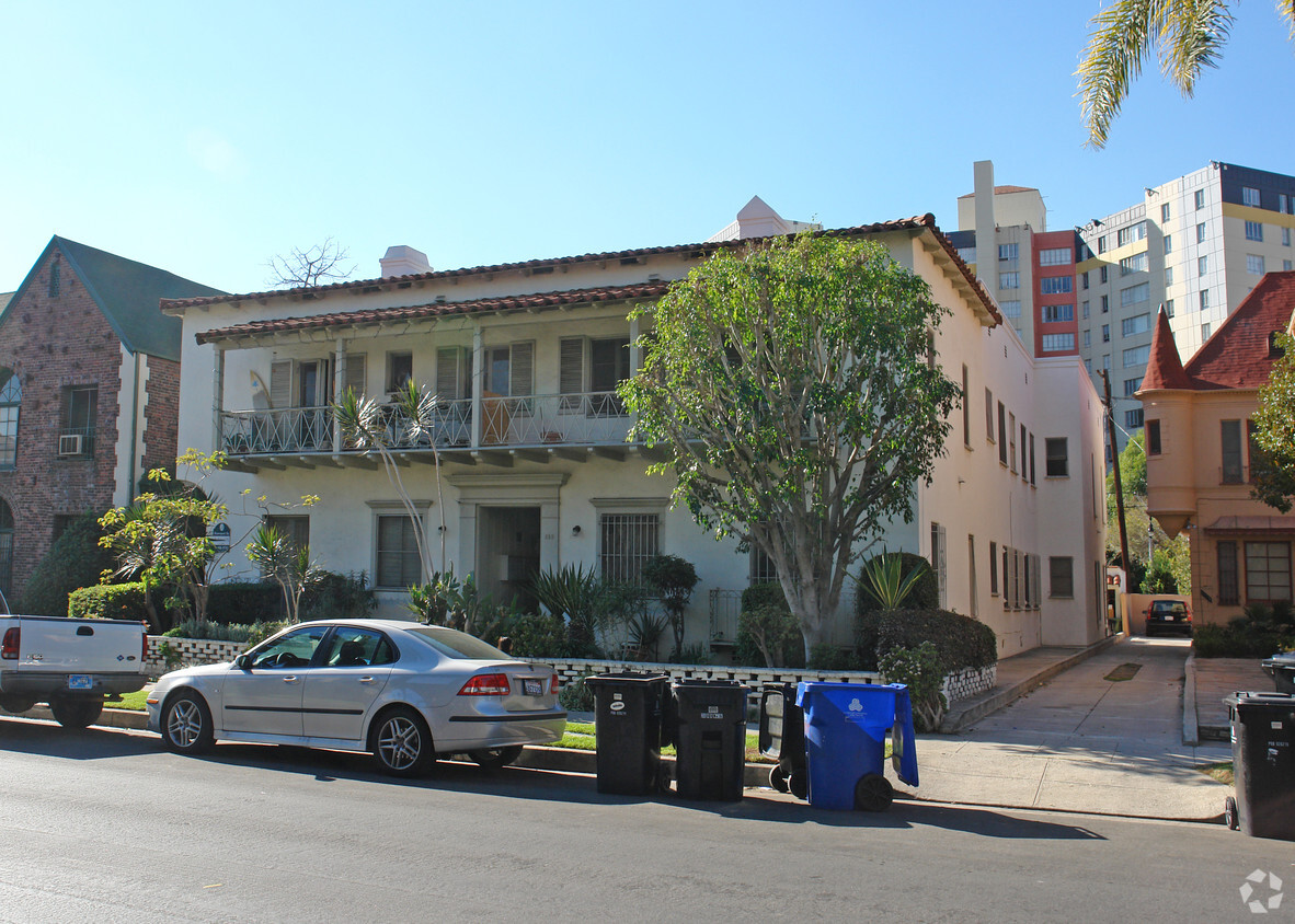 Building Photo - 353 S Cochran Ave