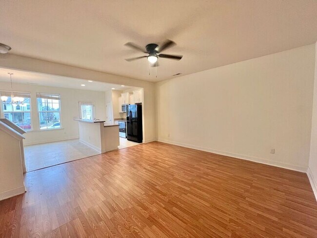 Foto del edificio - 4426 Lord Joseph Ct