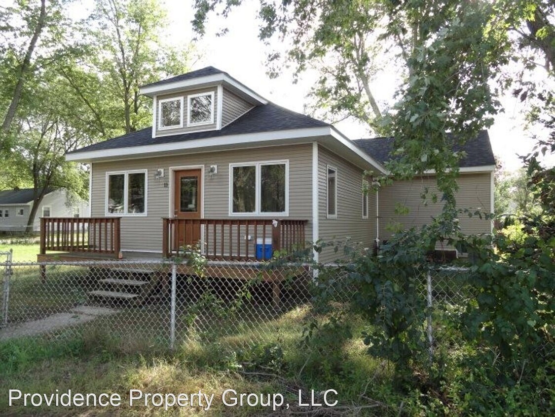 Primary Photo - 3 br, 1 bath House - 11 Vohlander St.