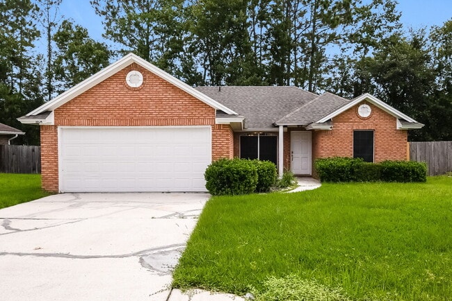 Building Photo - 1804 Sherwood Dr