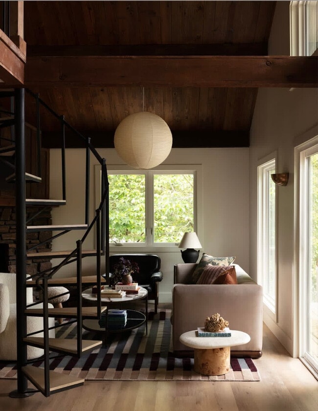 Building Photo - 11889 White Oak Dr