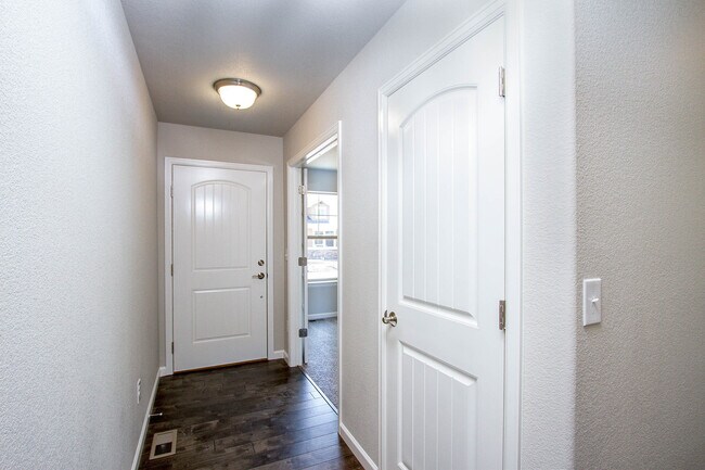 Foto del edificio - Lovely Maintenance Free Patio Home!!!