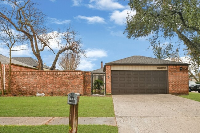 Building Photo - 13023 Lima Dr