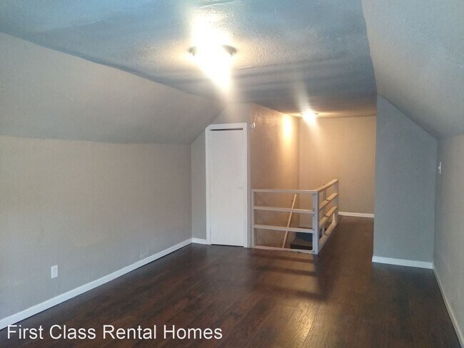 Building Photo - 4 br, 1 bath House - 726 Durbin St