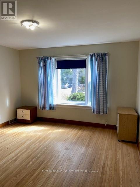 Photo du bâtiment - 372 Cedar Ave