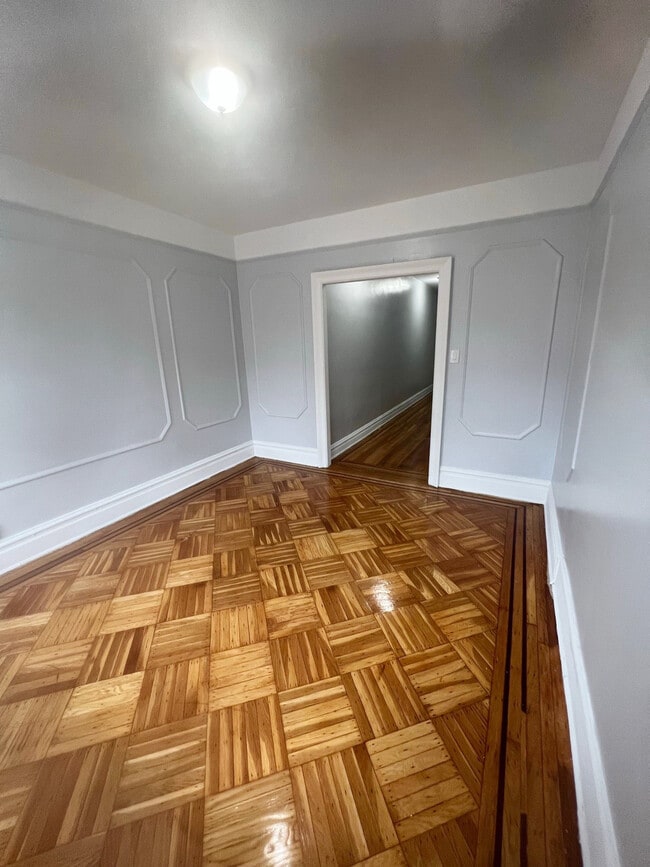 Building Photo - Hummingbird Heights 320