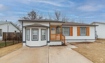 Building Photo - 1809 NW Lincoln Ave