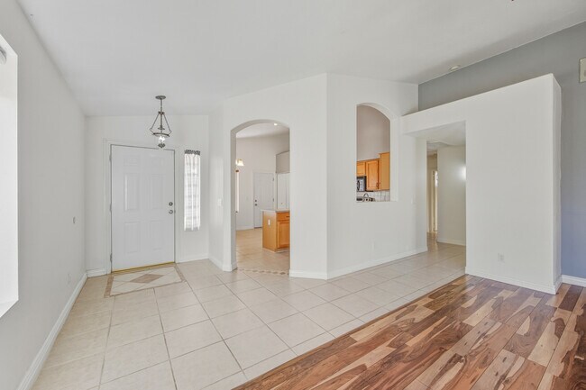 Foto del edificio - 6978 W Kings Ave