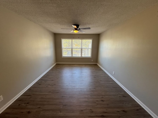 Foto del edificio - 324 Block St